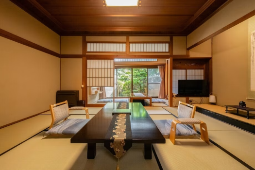 伝統旅館のぬくもり 灰屋 □離れ◇松風庵□伝統客室にうっとり。