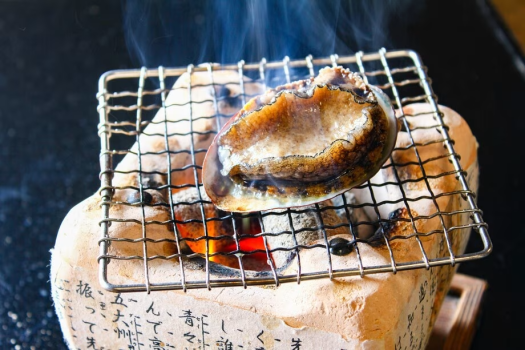 伝統旅館のぬくもり 灰屋 【若狭牛】×【活あわび】 灰屋自慢のご当地グルメプラン