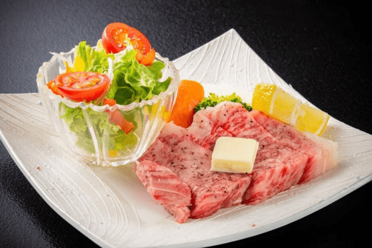 伝統旅館のぬくもり 灰屋 【若狭牛】×【活あわび】 灰屋自慢のご当地グルメプラン