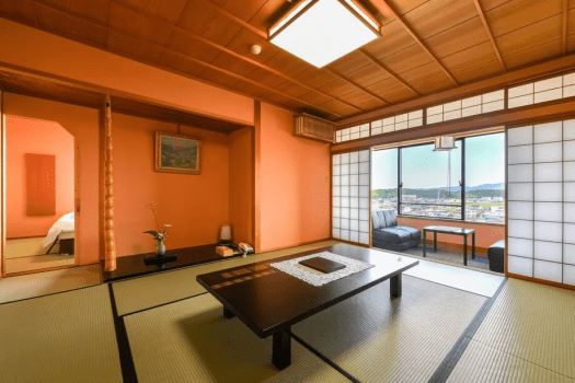 伝統旅館のぬくもり 灰屋 【本館十楽棟最上階】あわらの空をゆっくり眺める　2部屋限定禁煙ルーム（ベッド付き）