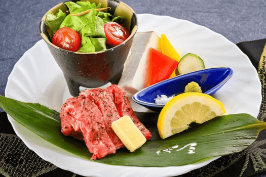 伝統旅館のぬくもり 灰屋 【若狭牛】×【活あわび】 灰屋自慢のご当地グルメプラン