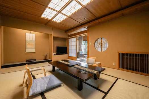 伝統旅館のぬくもり 灰屋 □離れ◇松風庵□伝統客室にうっとり。