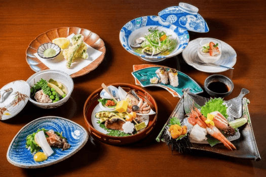 伝統旅館のぬくもり 灰屋 【若狭牛】×【活あわび】 灰屋自慢のご当地グルメプラン