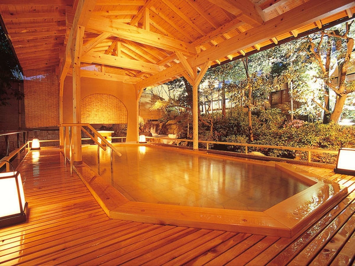 瑠璃光 【1泊朝食】仕事・観光後でも安心22時IN｜旅館の朝ごはんと温泉でリフレッシュ