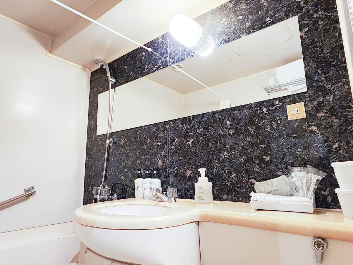 ホテルリブマックス横浜鶴見 セミダブル【喫煙】