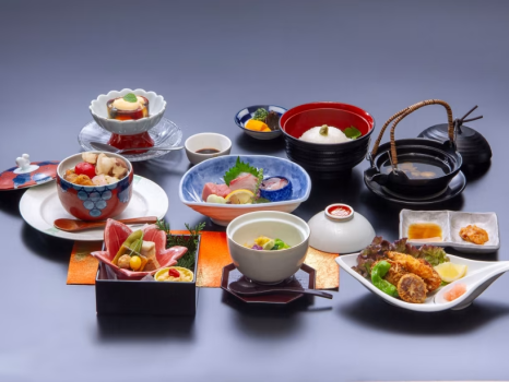 湯陣 千代の湯 【公式サイトダイナミックパッケージ限定×リーズナブル】ご夕食は量が控えめの季節の会席「美味少量プラン」
