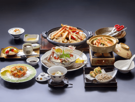 湯陣 千代の湯 【公式サイトダイナミックパッケージ限定×活蟹づくし×夕食部屋食】お一人様1枚の活松葉がにを使用！色々な食べ方で蟹を堪能「活蟹会席プラン」