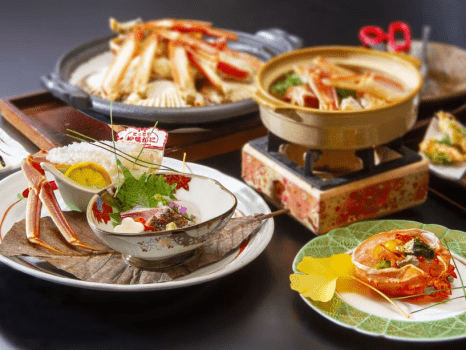 湯陣 千代の湯 【公式サイトダイナミックパッケージ限定×活蟹づくし×夕食部屋食】お一人様1枚の活松葉がにを使用！色々な食べ方で蟹を堪能「活蟹会席プラン」