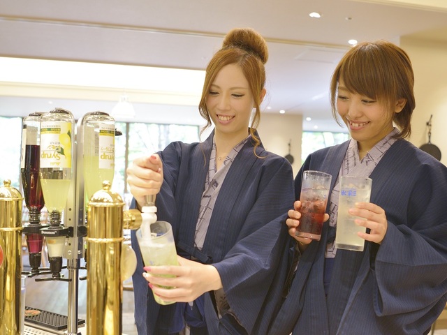 定山渓万世閣ホテルミリオーネ ≪60分セルフ飲み放題≫豊富な酒類に満足♪　夕食は『ライブビュッフェ』