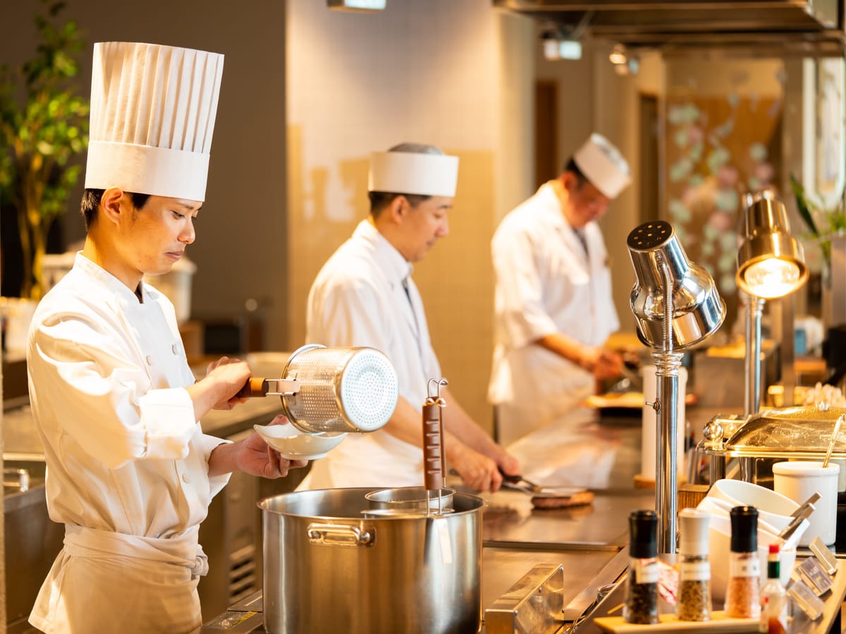 グランヴィリオホテル宮島 和蔵 【飲み放題付き】夕食は海辺のレストランでハーフバイキング！天然温泉＜２食付き◆夕食19時30分開始＞