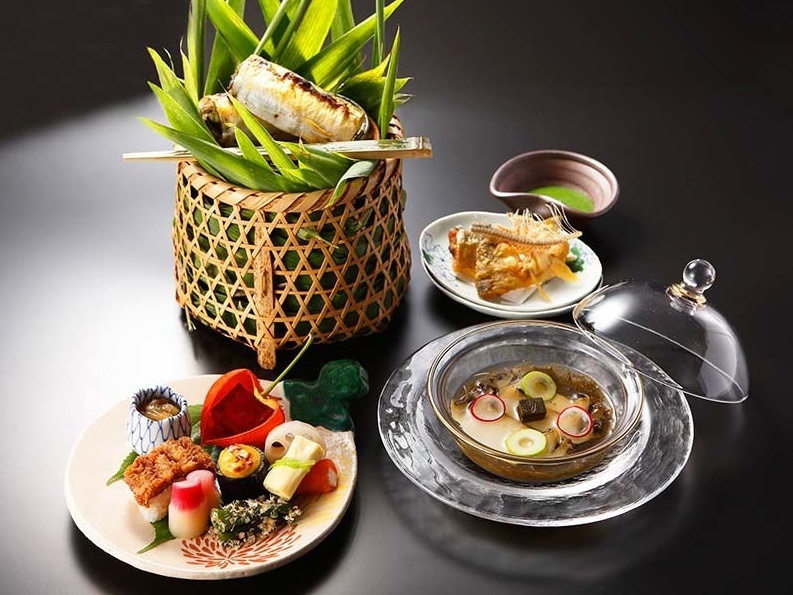 ホテルモントレ ラ・スール大阪 【太閤会席】色鮮やかな前菜や煮物椀、国産牛サーロインがお愉しみ頂けるスタンダードな会席（一泊二食付） 