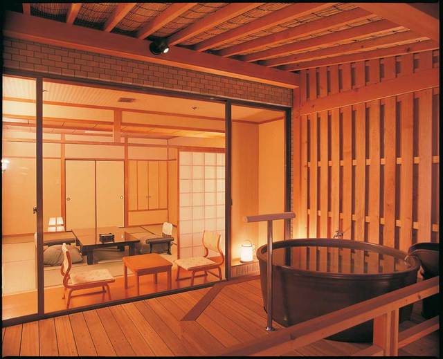 道後プリンスホテル 露天風呂付特別室『清月亭』 ～夕食：料亭内子～