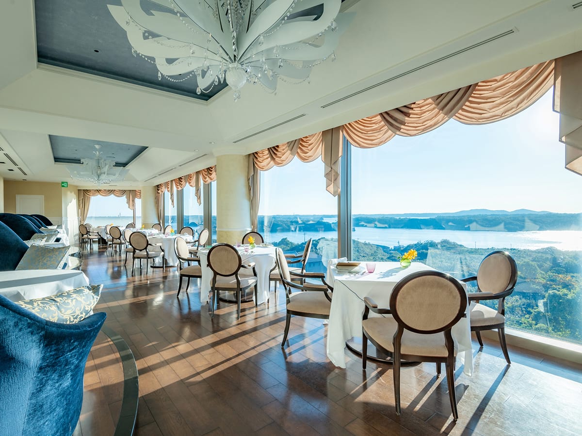 志摩観光ホテル　ザ　ベイスイート 【総料理長樋口宏江が紡ぐホテルの伝統の海の幸フランス料理】トラディション＜夕朝食付＞