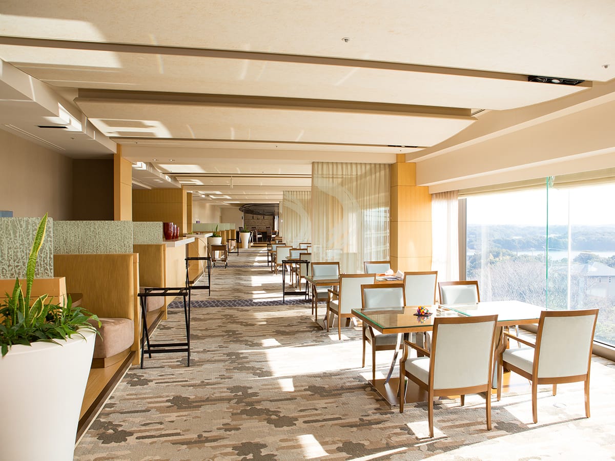 志摩観光ホテル　ザ　ベイスイート 【和食会席 / 美味佳宴】鮑、伊勢海老など海の幸が並ぶ美味し国の和会席「華（はな）」＜夕朝食付＞