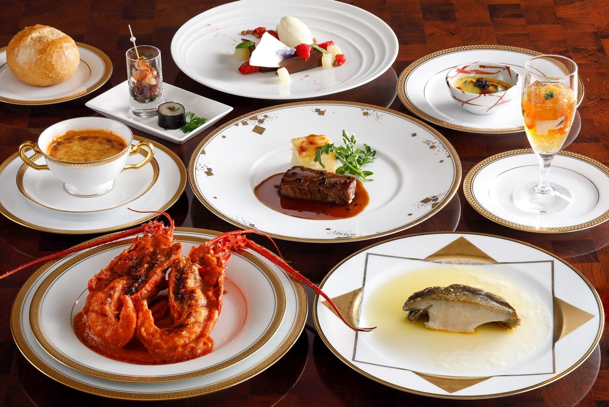 志摩観光ホテル　ザ　クラシック 【伝統のフルコース】「優雅なる晩餐」～鮑・伊勢海老・松阪牛～＜夕朝食付＞