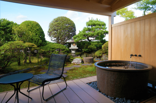 月岡温泉 ホテルひさご荘 露天風呂・ガーデンテラス付客室(56平米)ReFaルーム