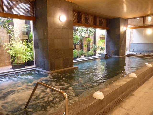 西鉄ホテルクルーム博多 露天風呂＆サウナで癒しの博多旅♪スタンダードプラン＜コメダ珈琲店のモーニングセット付＞