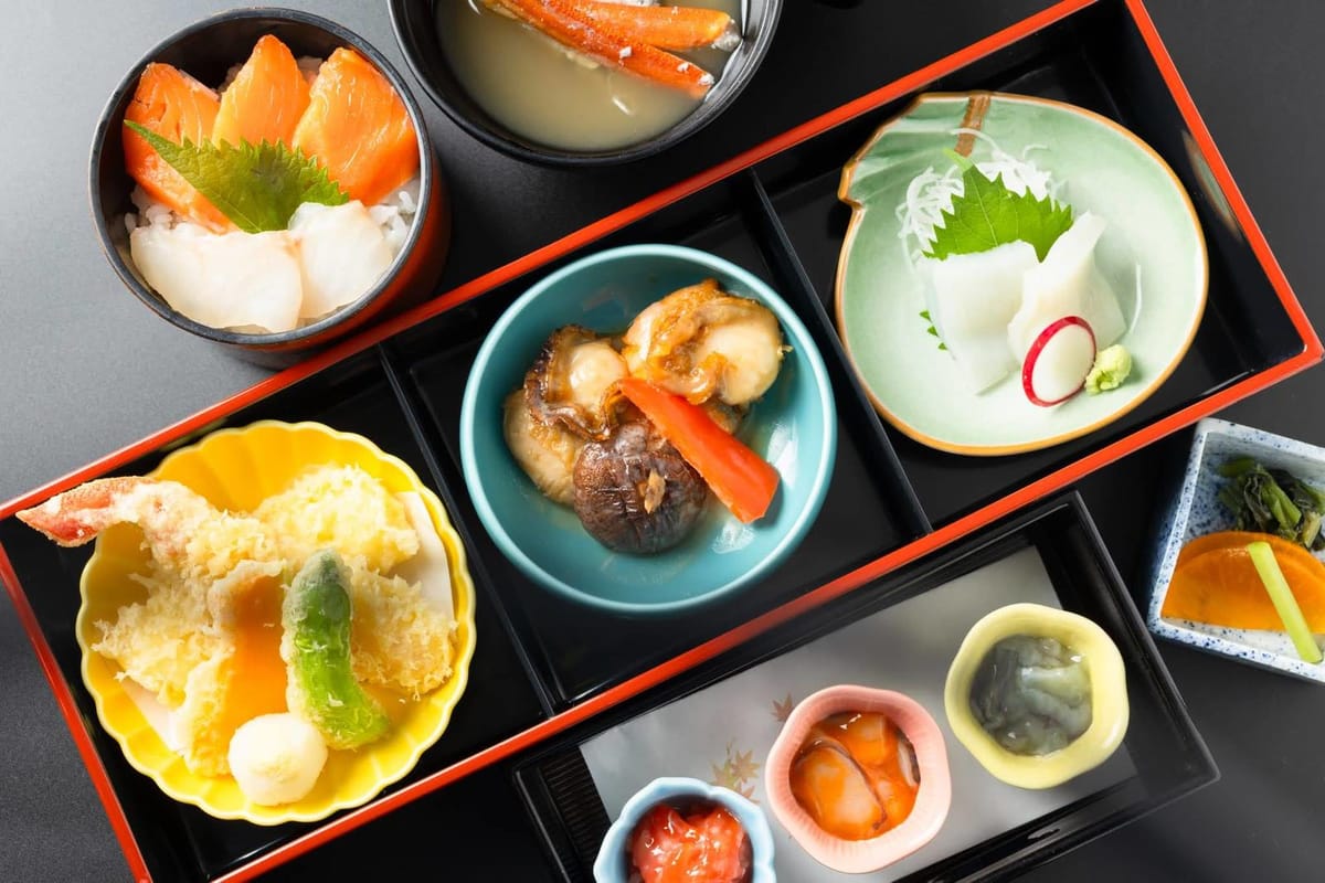 ニューオータニイン札幌 ＜ホテルdeグルメ／2食付＞ソイの昆布〆とサーモン小丼・帆立のバター焼の北海御膳＆朝食付