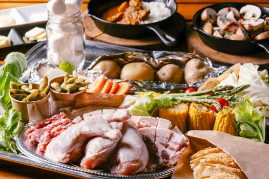 グランピングリゾート　フェーリエンドルフ 【室数限定】＜2食付／BBQ‐基本‐＞北海道が誇る、3種の肉を食べ比べ♪#