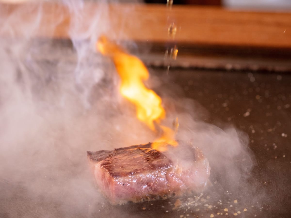 山荘 神和苑 ＜宙館専用＞【鉄板焼　久住コース】国産黒毛和牛と鮑のバター焼き付／夕食時間19:30／鉄板朝食