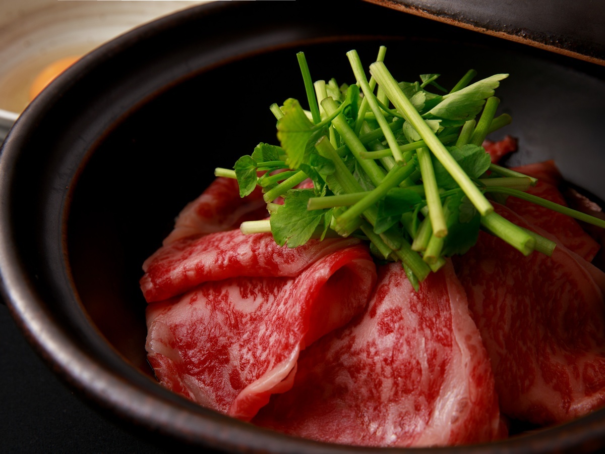 奥日田温泉 うめひびき 【特選会席】基本会席のメインをおおいた和牛の鍋にアップグレード特選会席プラン