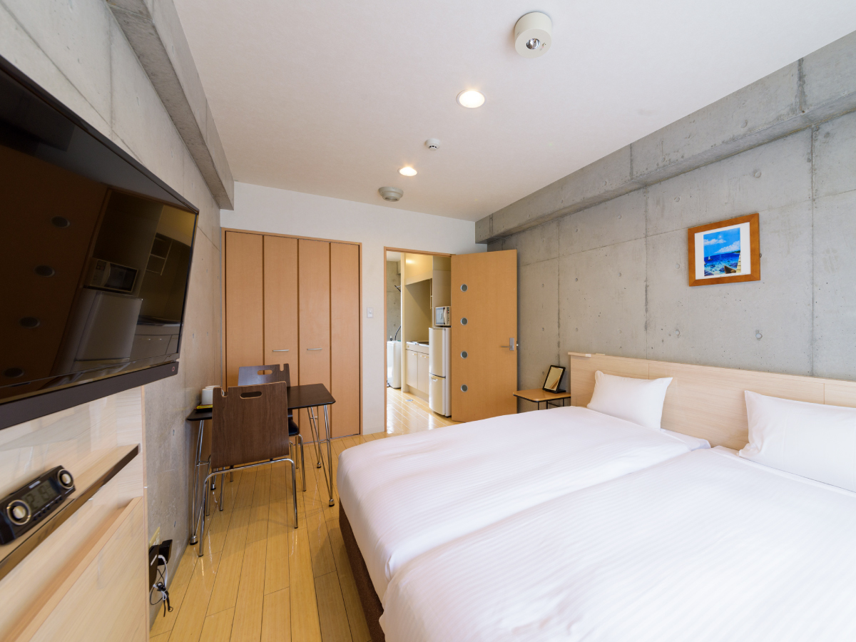 那覇ウエスト・イン  禁煙／食事なし　空港から車で約10分！全室バストイレ別が魅力◆那覇STAYカジュアルプラン