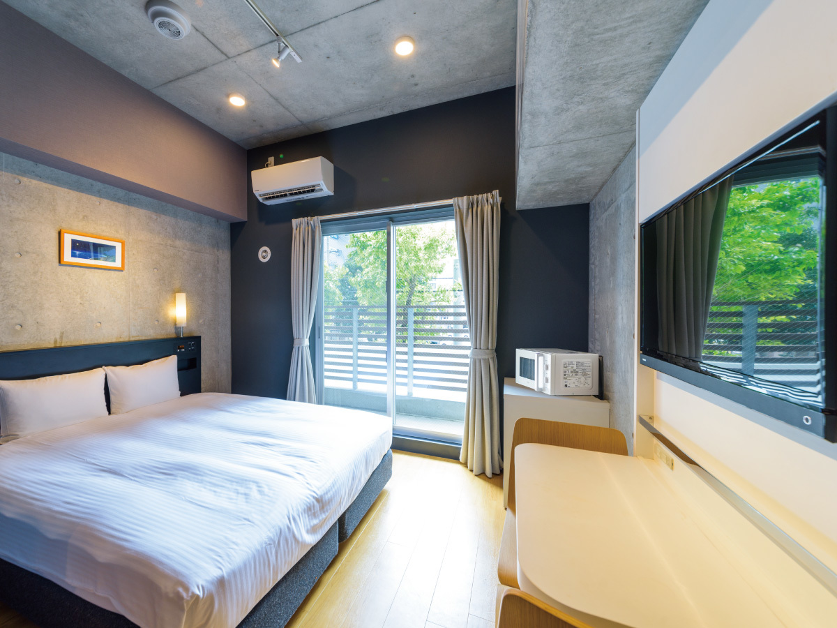 那覇ウエスト・イン  新館／禁煙　リラックスクイーン（2階フロア）　電子レンジ付　バス・トイレ別　　 