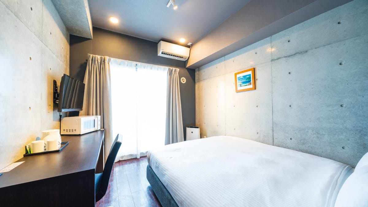 那覇ウエスト・イン  新館／禁煙　リラックスクイーン（ハイフロア）　電子レンジ付　バス・トイレ別