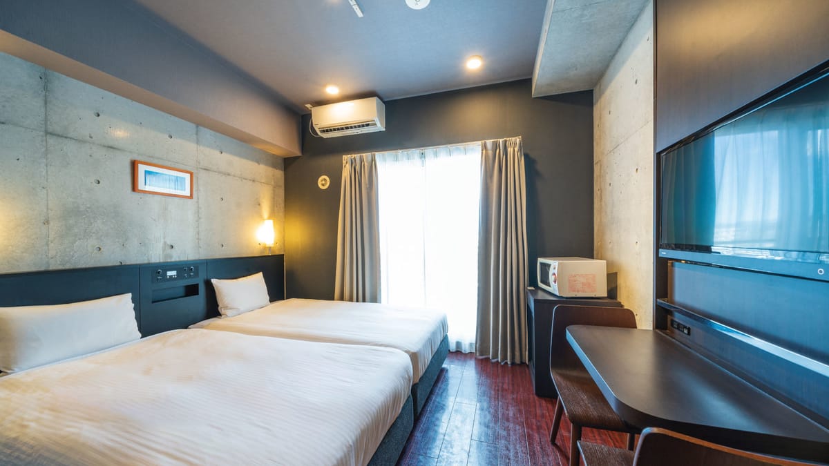 那覇ウエスト・イン  新館／禁煙　ハリウッドツイン（ハイフロア確約）電子レンジ付　バス・トイレ別