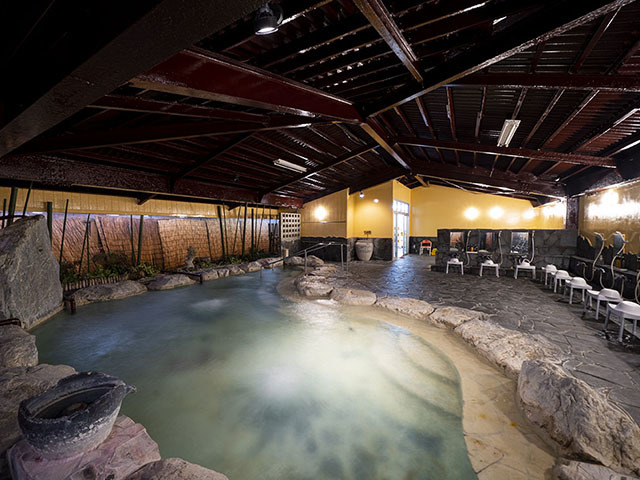 ホテルマハイナ ウェルネスリゾートオキナワ 【2026★お年玉SALE】初旅はぜひマハイナで♪お食事やお土産に使える館内利用券付！！（朝食付）