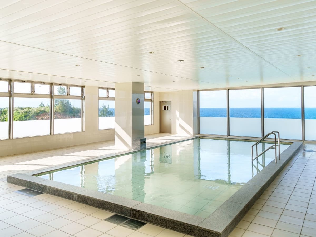 ホテルみゆきビーチ 【早期割引60】早期割引でお得に早割旅♪全室オーシャンビューの沖縄満喫旅◆素泊まり◆