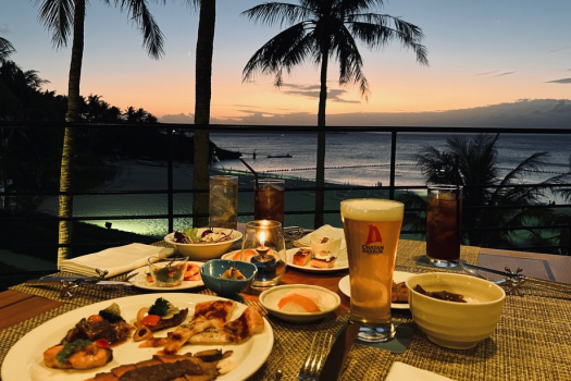 ザ・ムーンビーチ　ミュージアムリゾート 【THE MOON STAY】海を一望するワンランク上のステイ＜クラブサービス・夕朝食付き＞（DP）