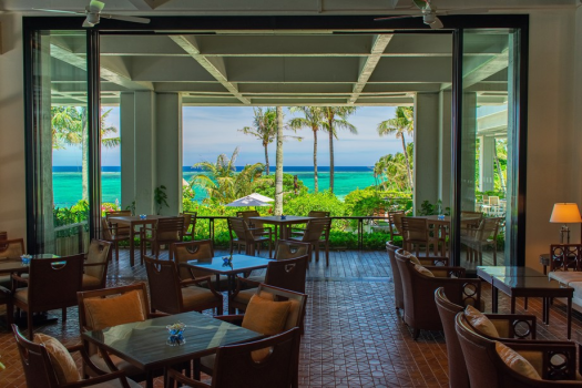 ザ・ムーンビーチ ミュージアムリゾート 【THE MOON STAY】海を一望するワンランク上のステイ<クラブサービス・夕朝食付き>(DP)