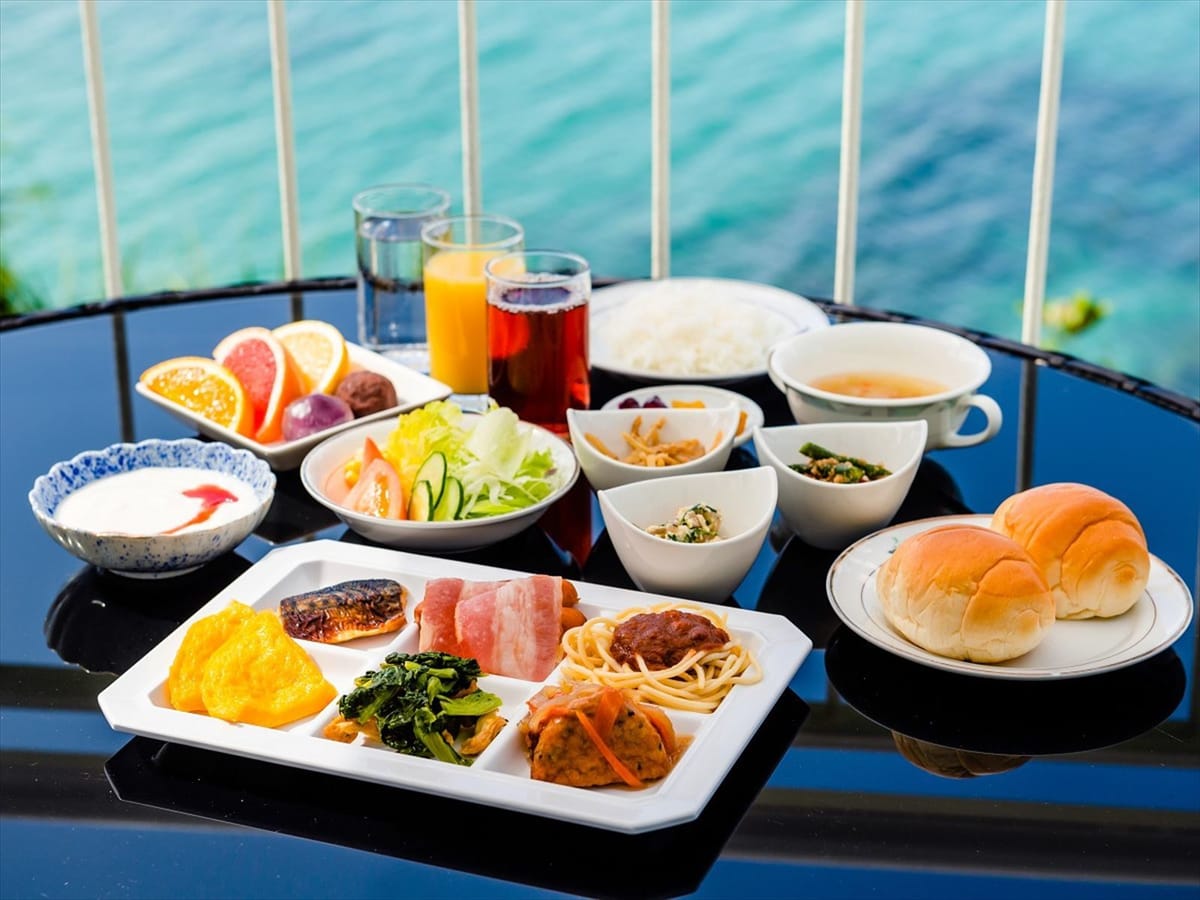 ホテルリゾネックス名護 【高層階確約】ワンランク上の滞在を。お部屋から絶景オーシャンビューが広がる贅沢リゾート【朝食付】