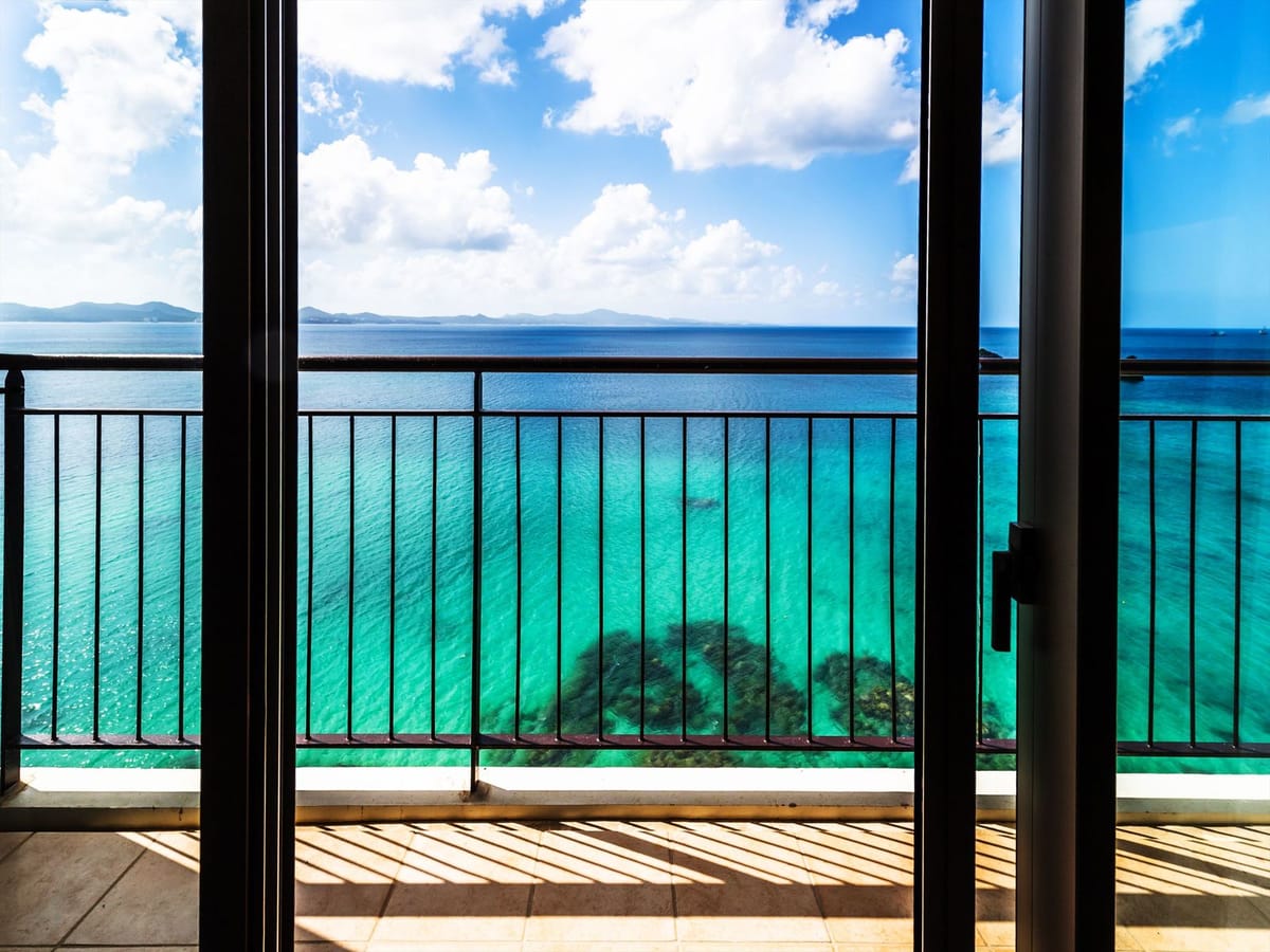 ホテルリゾネックス名護 【期間限定SALE】お部屋は感動的なオーシャンビュー！プライベートビーチまで徒歩1分【朝食付】