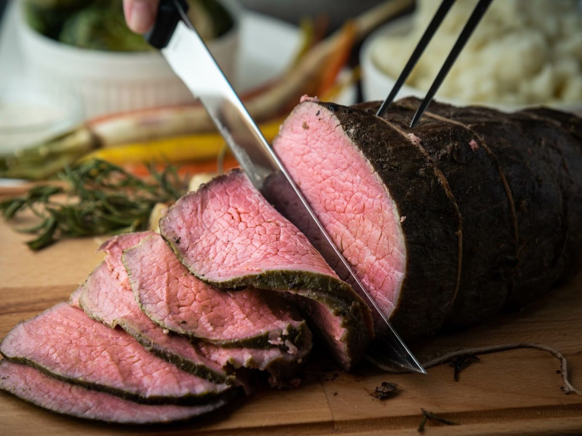 ロイヤルビューホテル美ら海 【春休み限定】もとぶ牛＆あぐー豚食べ放題＋飲み放題♪ローストビーフとポークを食べ比べ！（夕朝食付）