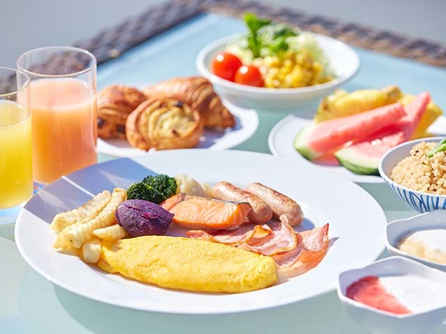 ロイヤルビューホテル美ら海 【もとぶエリアを満喫】系列ホテル「マハイナ」の屋内外プールも利用OK！アーリーサマープラン（朝食付）