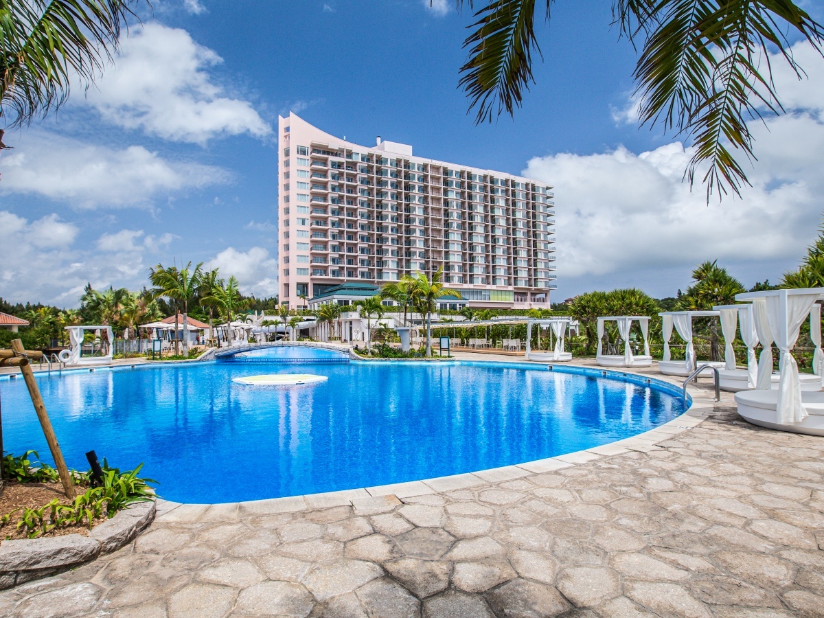 オリエンタルホテル沖縄リゾート＆スパ 【早期割45】＂クラブフロアで贅沢ステイ＂ ＜連泊特典を利用して沖縄旅・クラブ特典＆朝食付＞