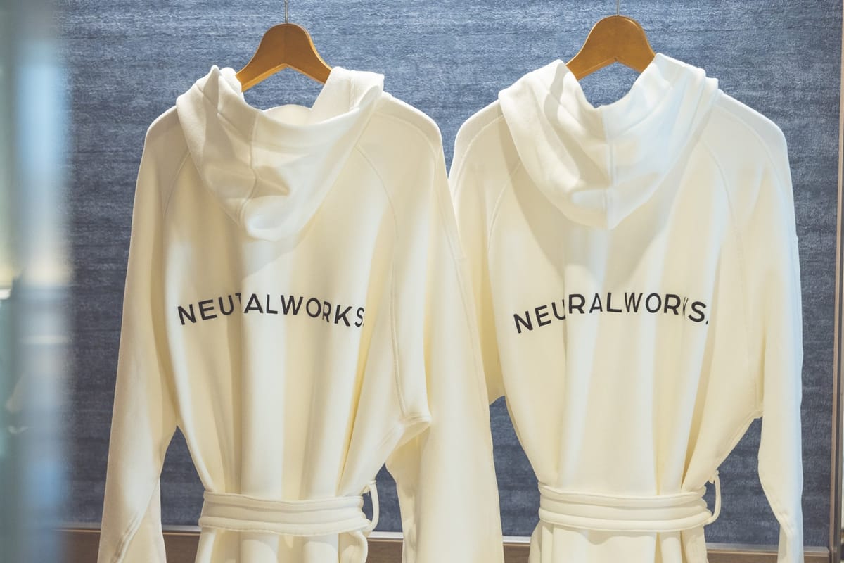 ルネッサンス リゾート オキナワ 【ニュートラルワークス コンディショニングルーム お試しステイ】カラダとココロを整えるリゾートステイ 抽選で5名様に、光電子??ブランケットプレゼント