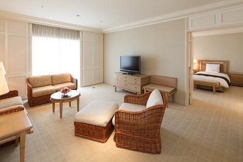 オークラアカデミアパークホテル ■喫煙室■スイートルーム　６９平米