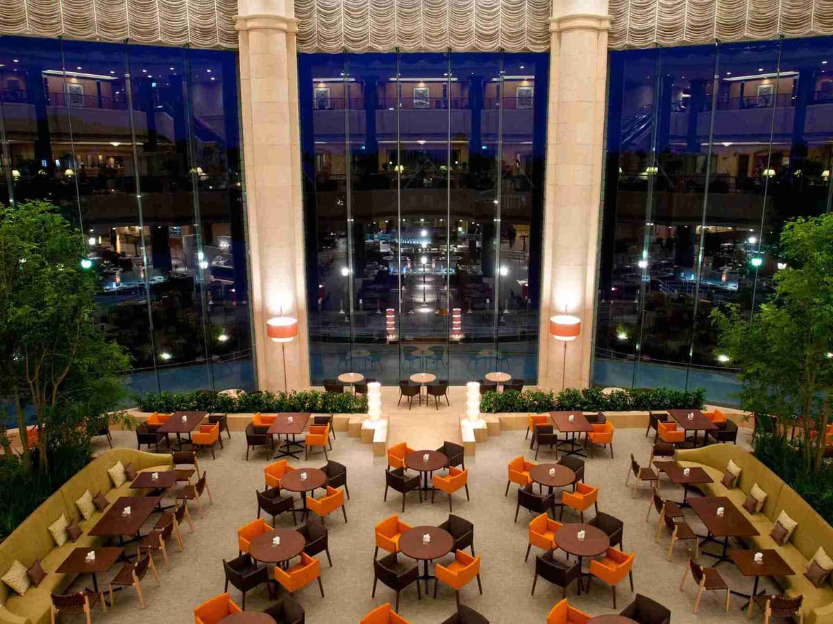 ホテルオークラJRハウステンボス 【春のタイムセール】お部屋タイプおまかせ・「カメリア」ディナーブッフェ付（1泊2食）