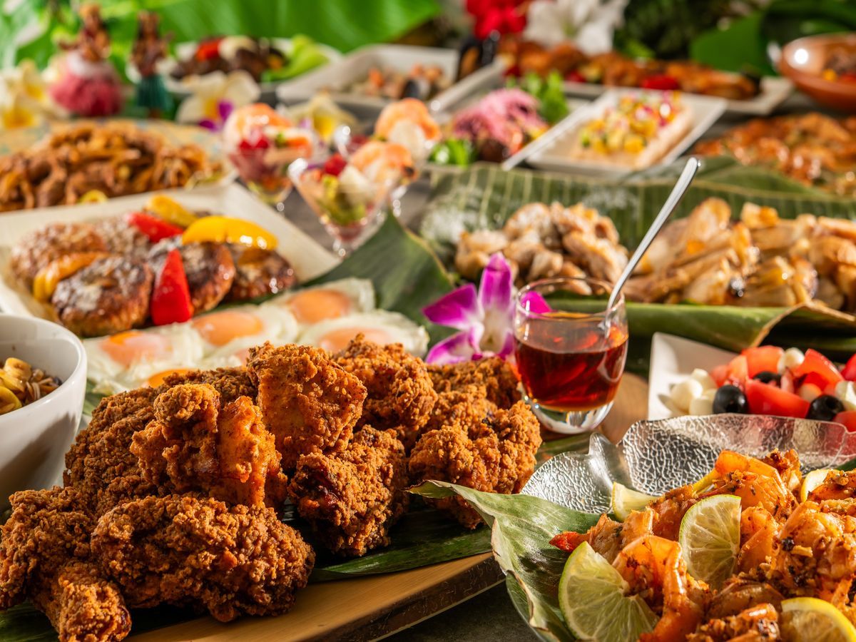 ホテルハワイアンズ 【遊んで食べて大満足!】福島の郷土料理とハワイ料理を味わうディナーバイキング