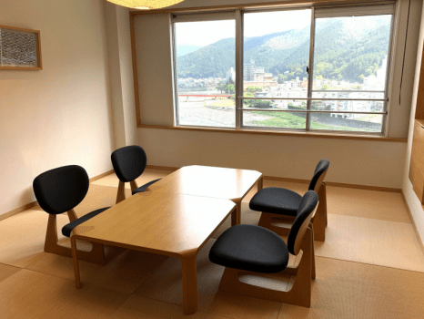 下呂温泉 山形屋 陶川閣・和室(10畳・バストイレ付・川側)