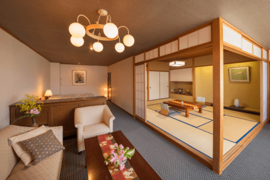 下呂温泉 山形屋 陶川閣・和洋室(和室10畳+ベッド・川側)