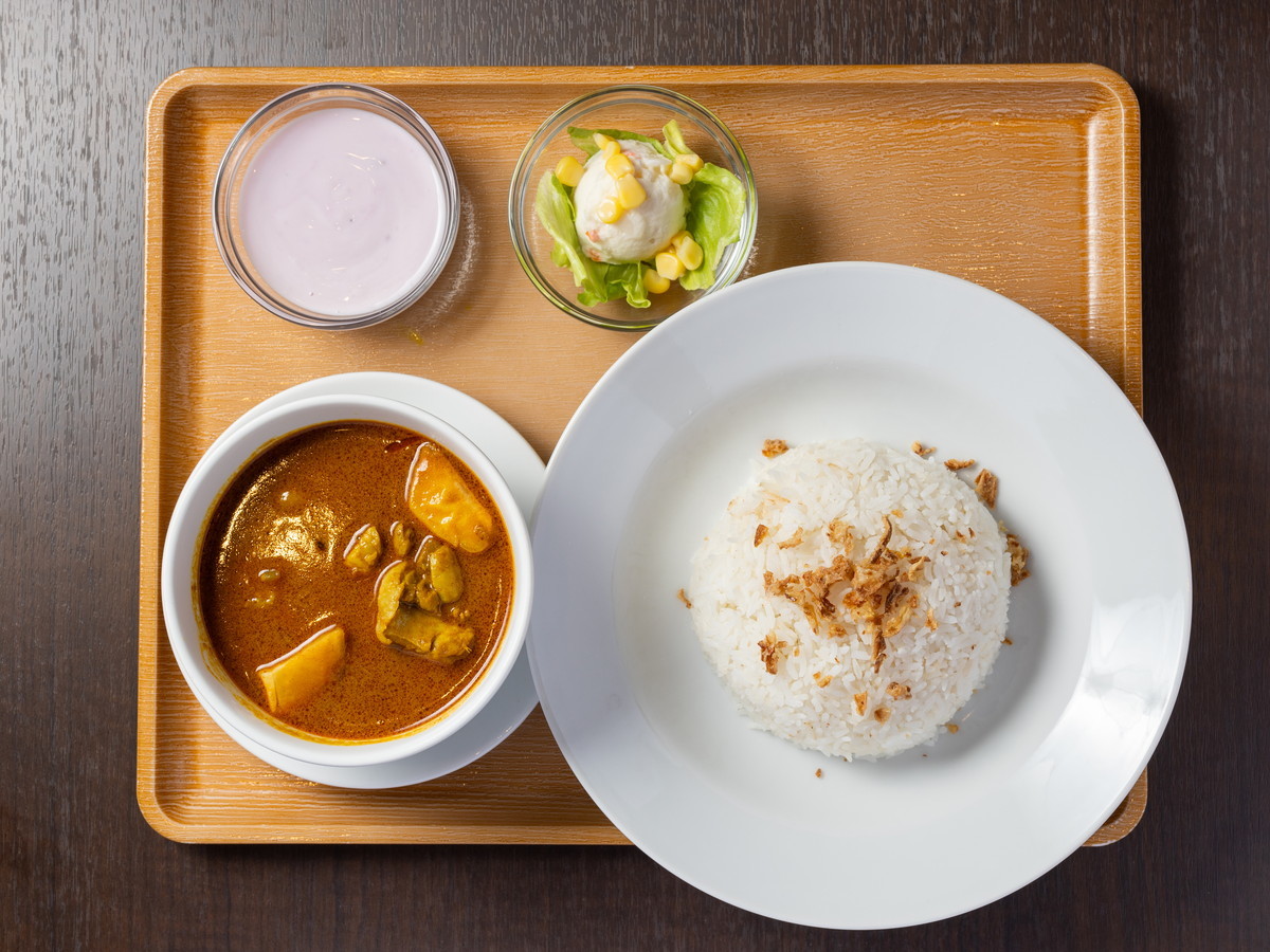 アパホテル〈水道橋駅前〉 【朝食付き】本場マレーシアの味!選べる4種類プレート!