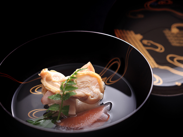 宇奈月温泉　延楽 【旬魚・食通プラン】【最上位】北陸の贅の極を味わい尽くす「雅膳」。延楽ハイグレードプラン