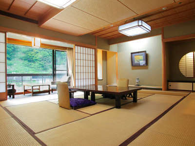 宇奈月温泉　延楽  【対峰閣・和室12.5畳】黒部峡谷を望む和室