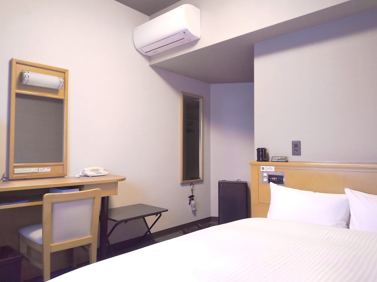 ホテルルートイン塩尻北インター ◆加熱式たばこ専用◆ セミダブルルーム