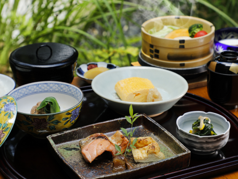 飛鳥荘 【一泊朝食プラン】 職人仕込みの「茶粥」が体を満たす―・・・。やさしく目覚める、大和の朝。