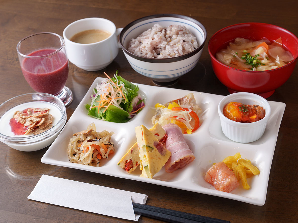 ホテルエクレール博多 【20％OFF?自社サイト限定】栄養バランス抜群の和食＆特製スムージーで「美と健康」を追求！カラダ喜ぶ朝ごはん